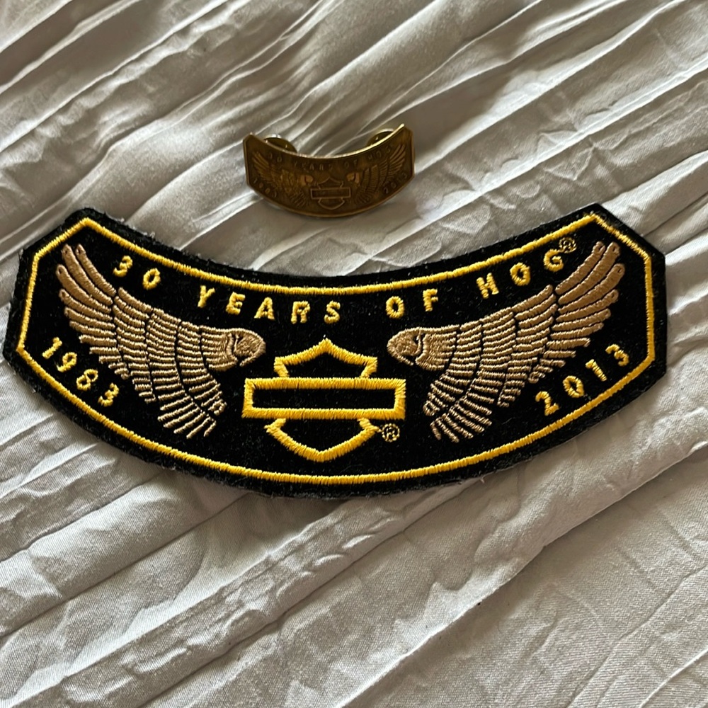 2013 Harley Davidson patch and pin